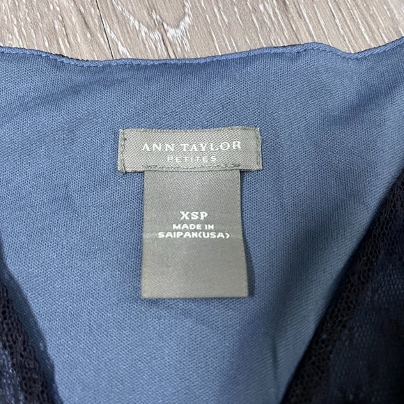 Ann Taylor Petites V-Neck Sleeveless Blouse Size XSP - Picture 6 of 9